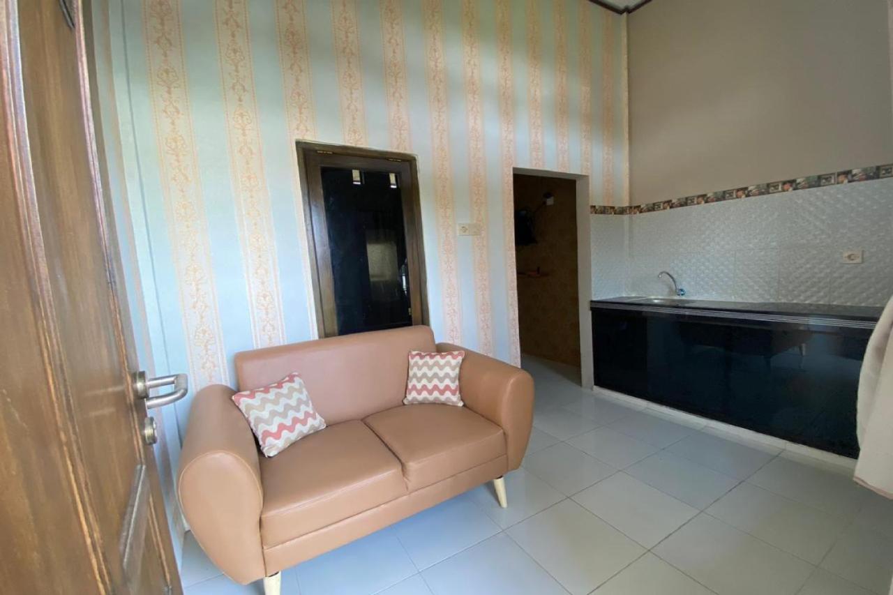 Reddoorz Near Mojokerto Train Station Hotel Екстериор снимка