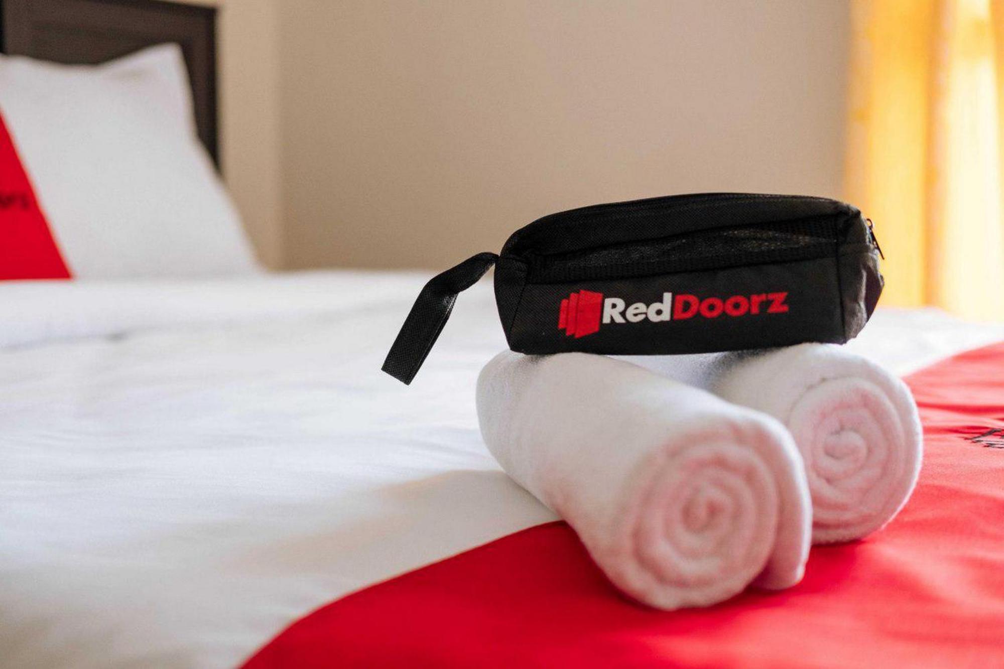 Reddoorz Near Mojokerto Train Station Hotel Екстериор снимка
