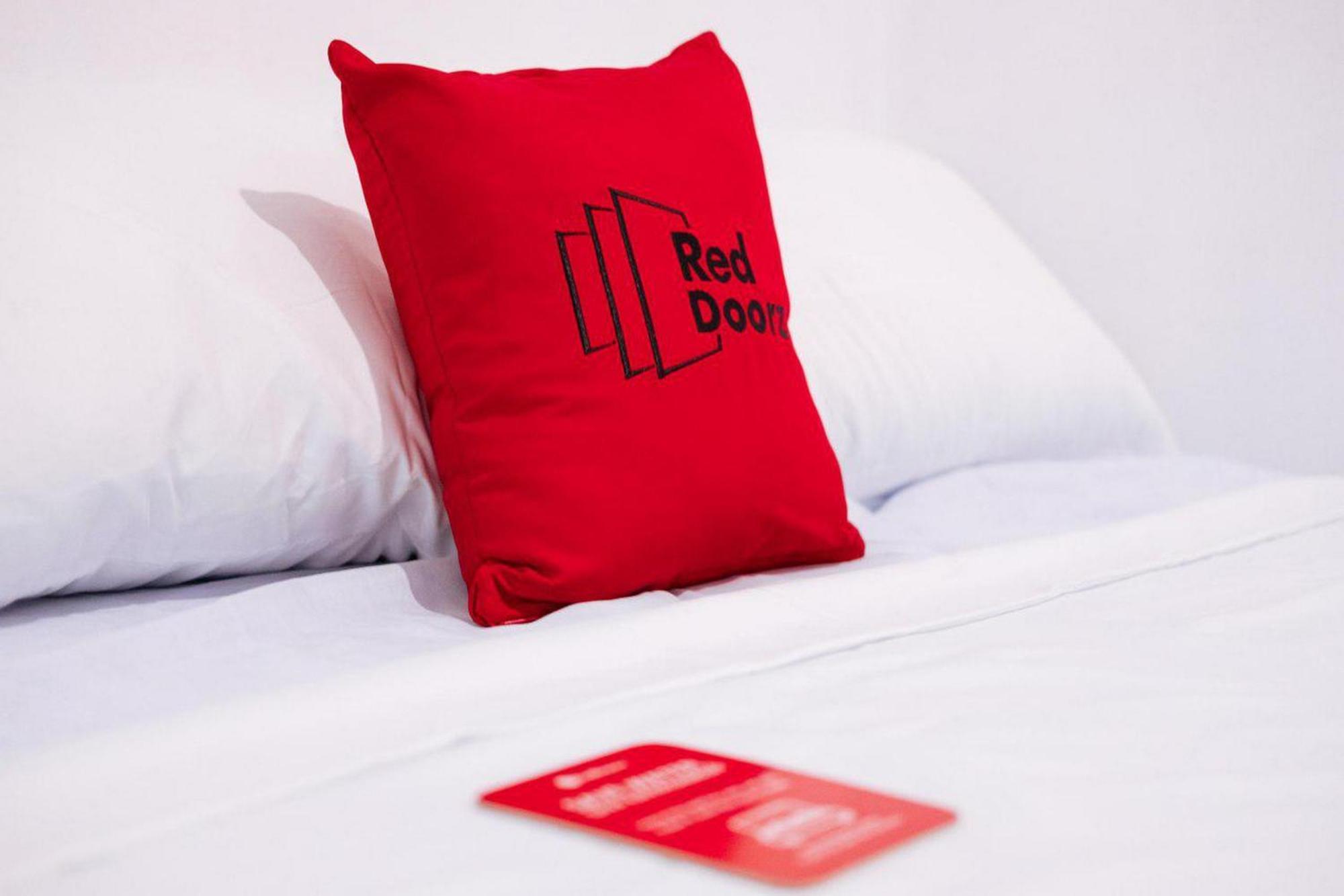 Reddoorz Near Mojokerto Train Station Hotel Екстериор снимка